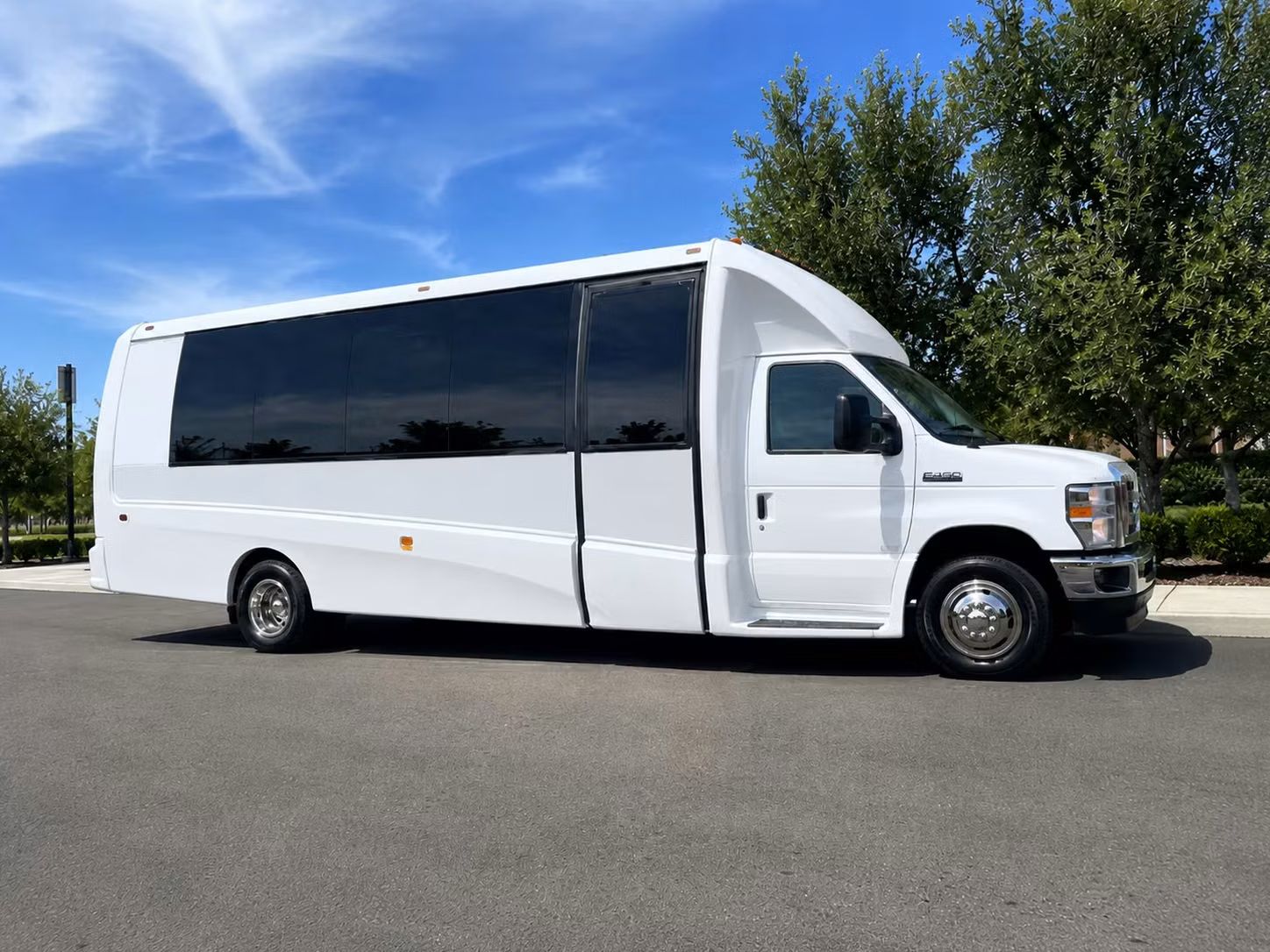 bus rentals for long beach proms homecomings